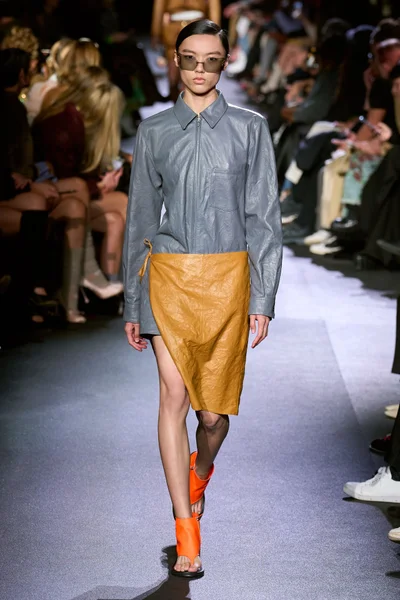 Look 49